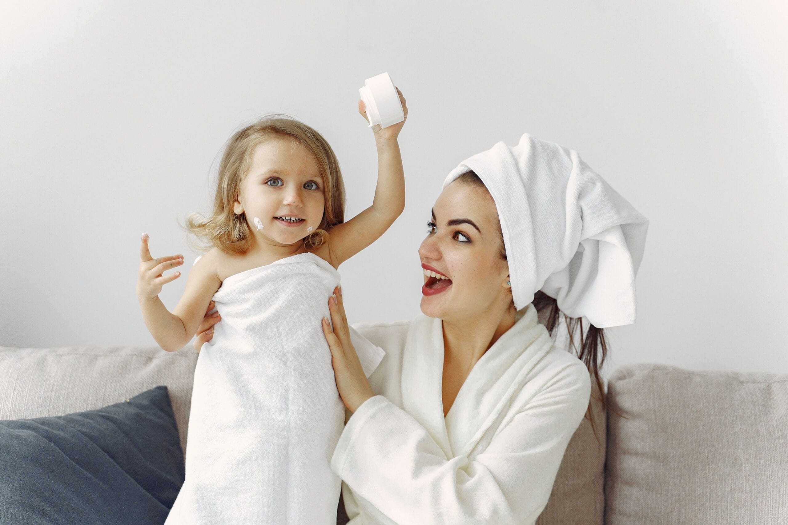 Cosméticos infantis para uma linha de cuidados capilares voltada às crianças Cosméticos infantis para uma linha de cuidados capilares voltada às crianças